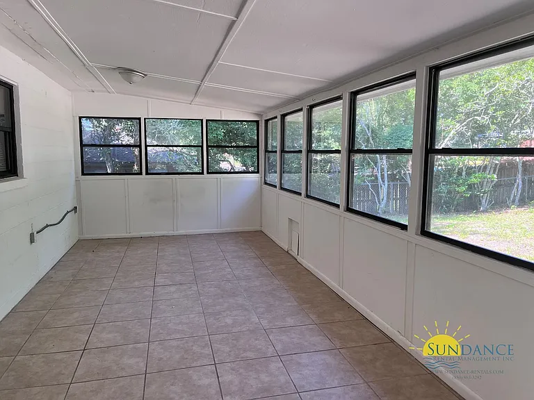 475 Andrew Dr — Photo 12