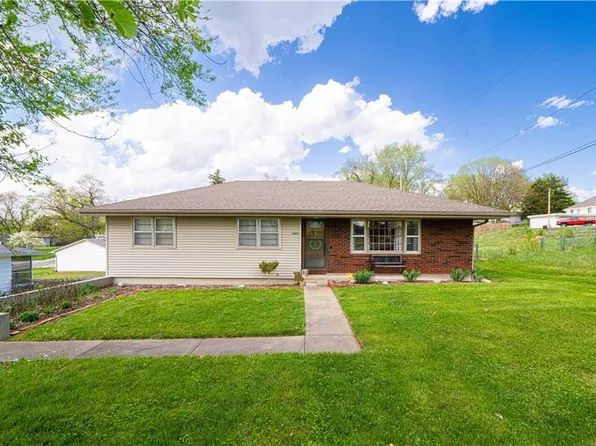 3903 Pacific St, Saint Joseph, MO 64507