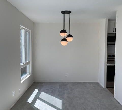 5th image of 833 N Humboldt St APT 207