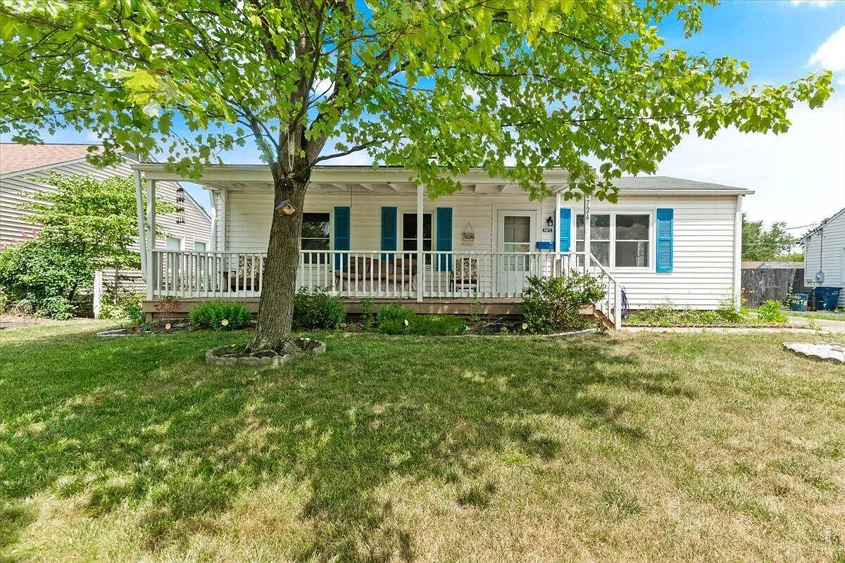 4724 Midlane Dr photo 1
