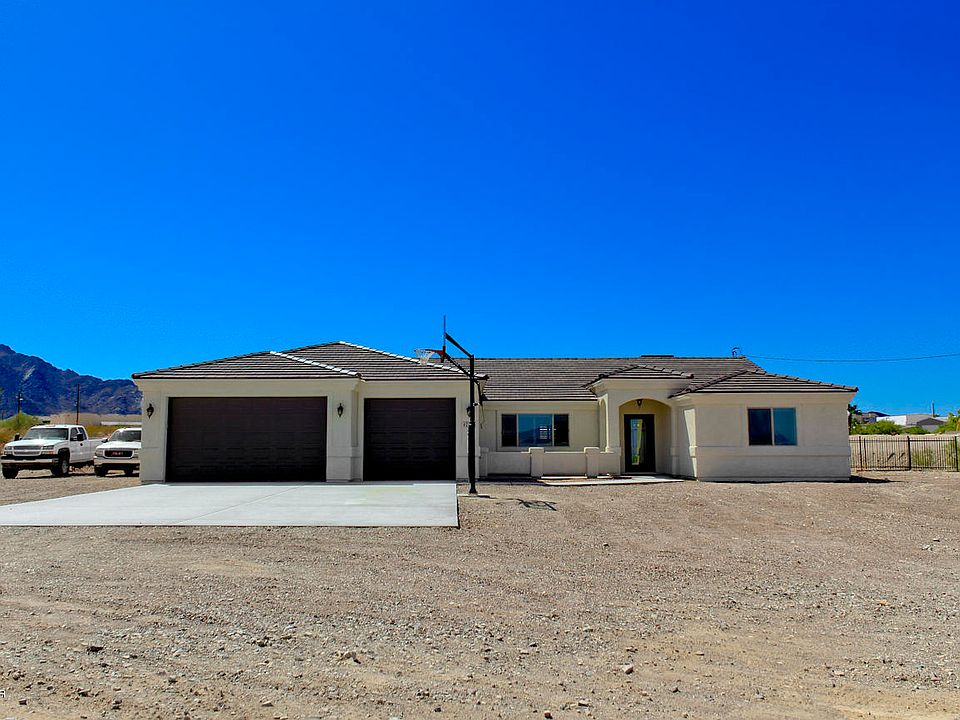 1st image of 7805 N Hemlock Dr