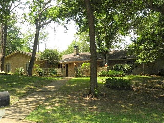 1st image of 221 Creekwood Dr