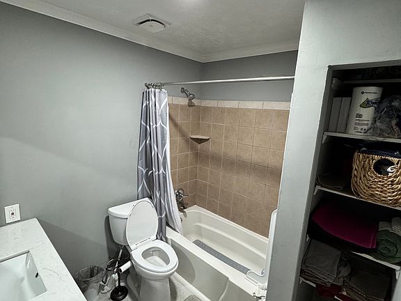 3rd image of 1047 Mariners Ct
