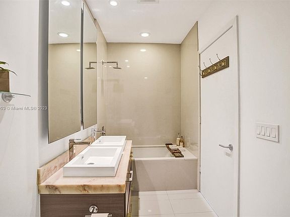 5th image of 1300 S Miami Ave #Penthouse 5110