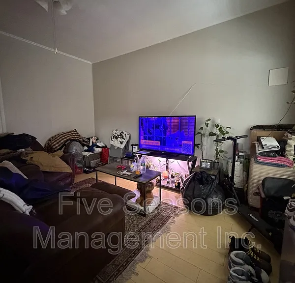 194 North St #10 — Photo 3