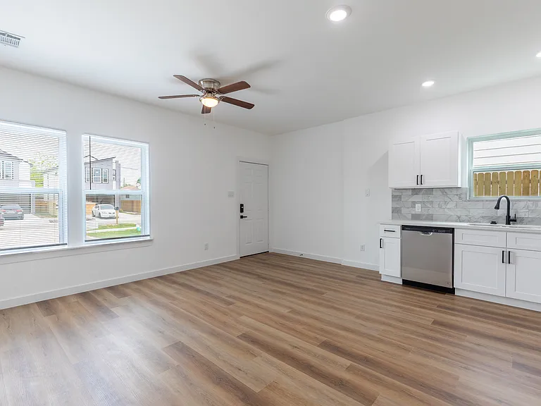 8210 Sparta St #B — Photo 5