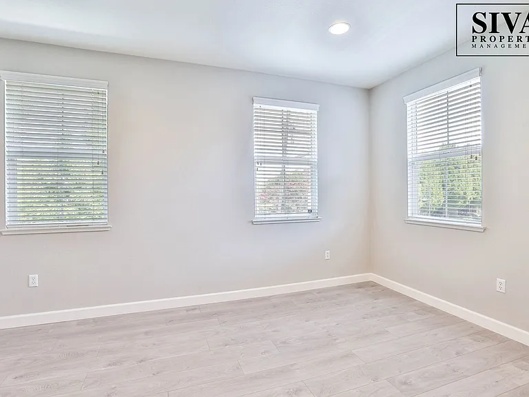 344 Jackson St — Photo 12
