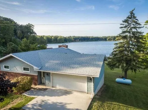 5264 Guernsey Lake Rd, Delton, MI 49046