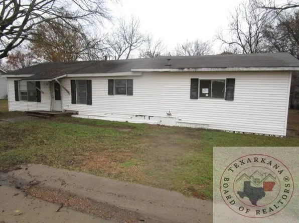 381 E Front St, Nash, TX 75569