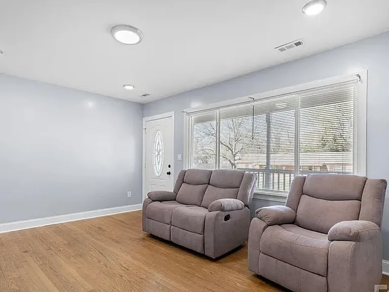 225 Brevard St — Photo 14