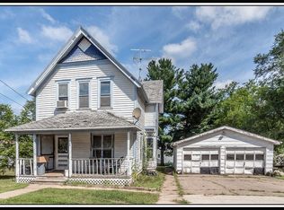 208 W Sumner St, Weyauwega, WI 54983