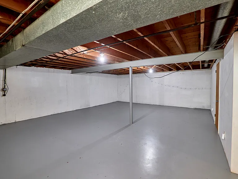 1495 Tremont Dr — Photo 30