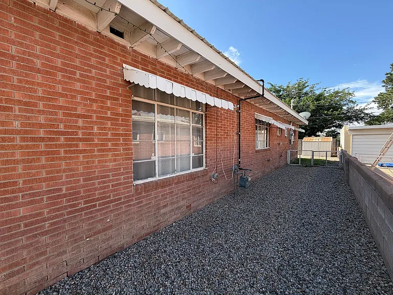 4712 Palo Duro Ave NE — Photo 33
