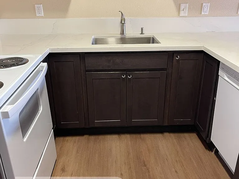 7827 Zenith Dr — Photo 4