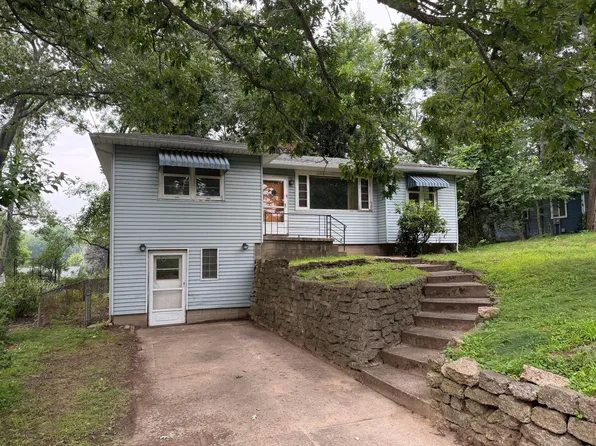 249 Shoreland Dr, Michigan City, IN 46360