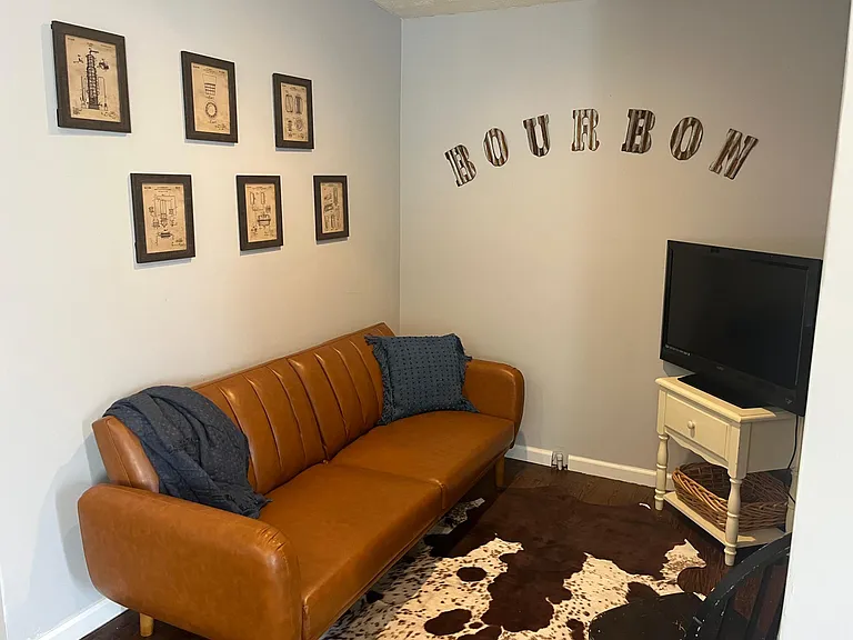 120 E Oak St #2 — Photo 5