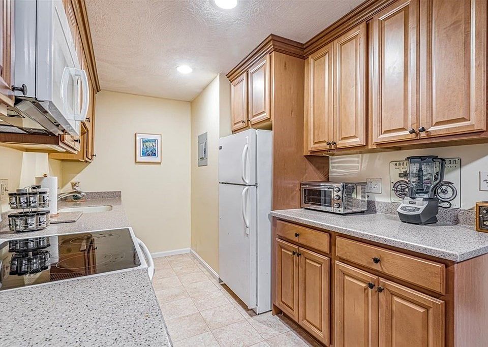 1st image of 207 Samoset St APT B4