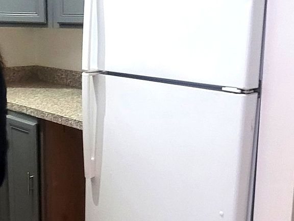 3rd image of 1540 N Rockwell St #1