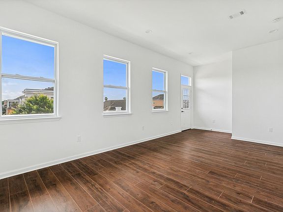 3rd image of 2540 Congress St #2538