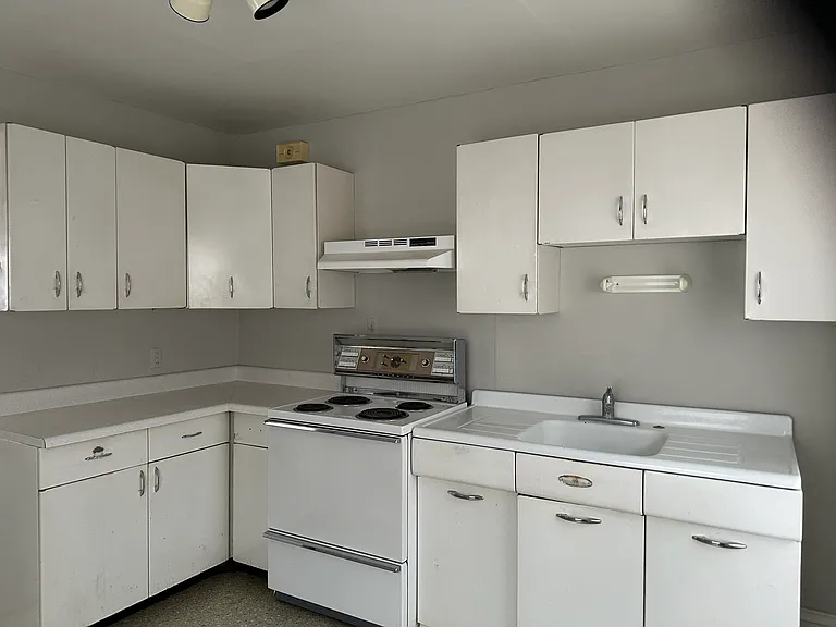 323 1/2 W Galena Ave #1 — Photo 7
