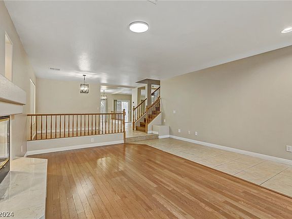 5th image of 10798 Artesia Wells St