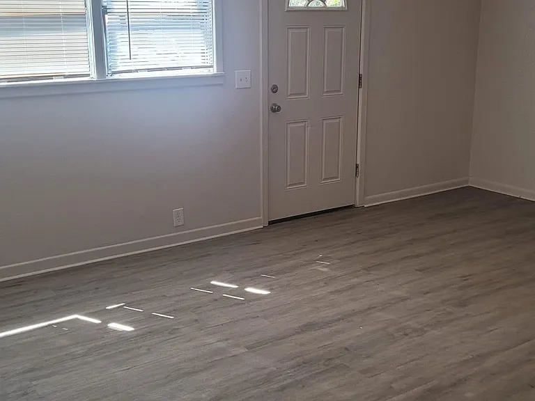 1114 S 7th Ave — Photo 11