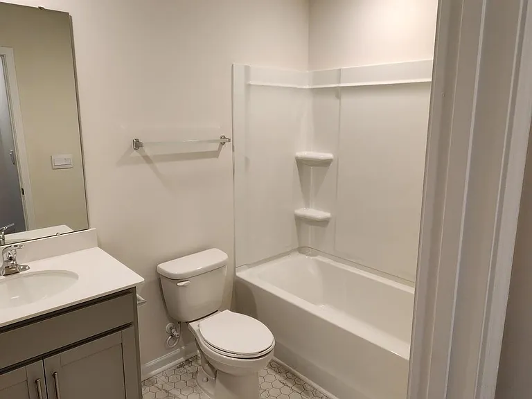 7104 N Mills Rd — Photo 26