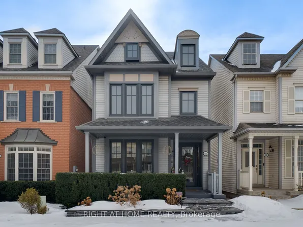 144 Gatwick Dr, Oakville, ON L6H 6N3