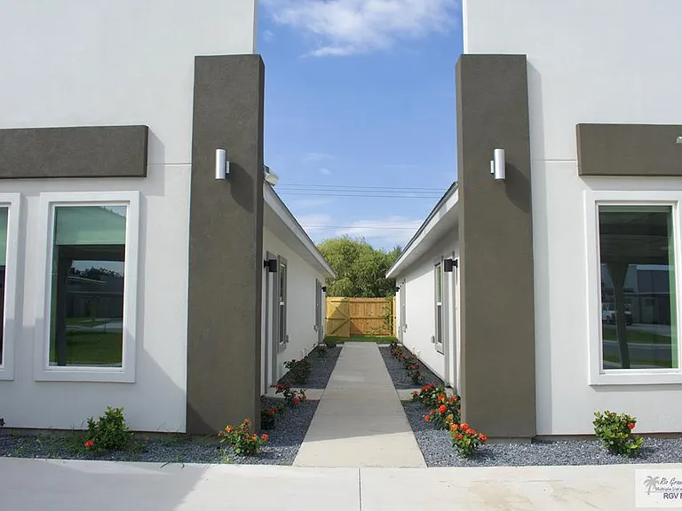 805 W Dove Ave #1 — Photo 6