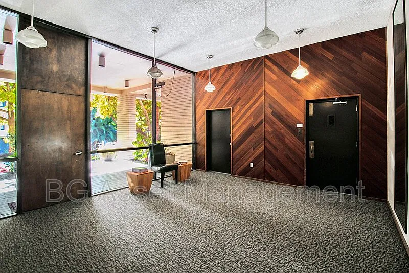1 bed, 1.0 bath, 646 sqft, $1,900 — Photo 3