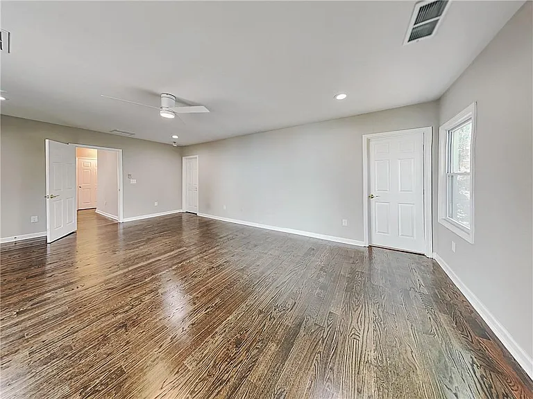 492 Elbridge Dr NW — Photo 8