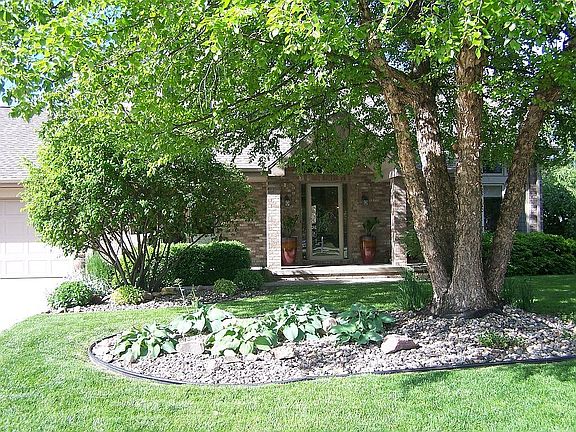 4th image of 775 Saint Johns Ct