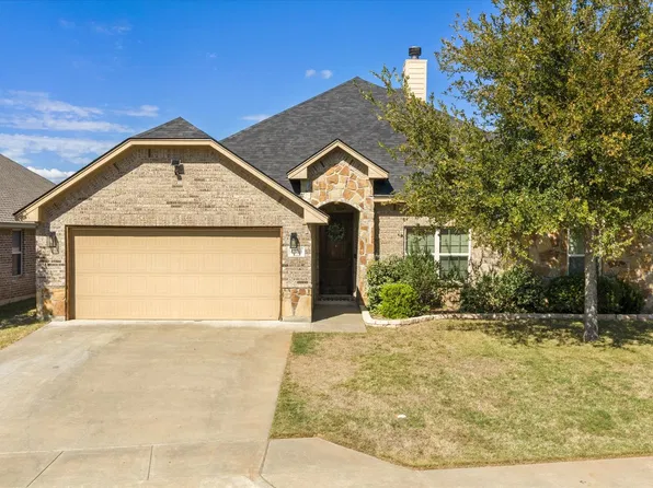 4303 Logan Cir, Granbury, TX 76049