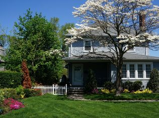 87 Highland Ave, Eastchester, NY 10709