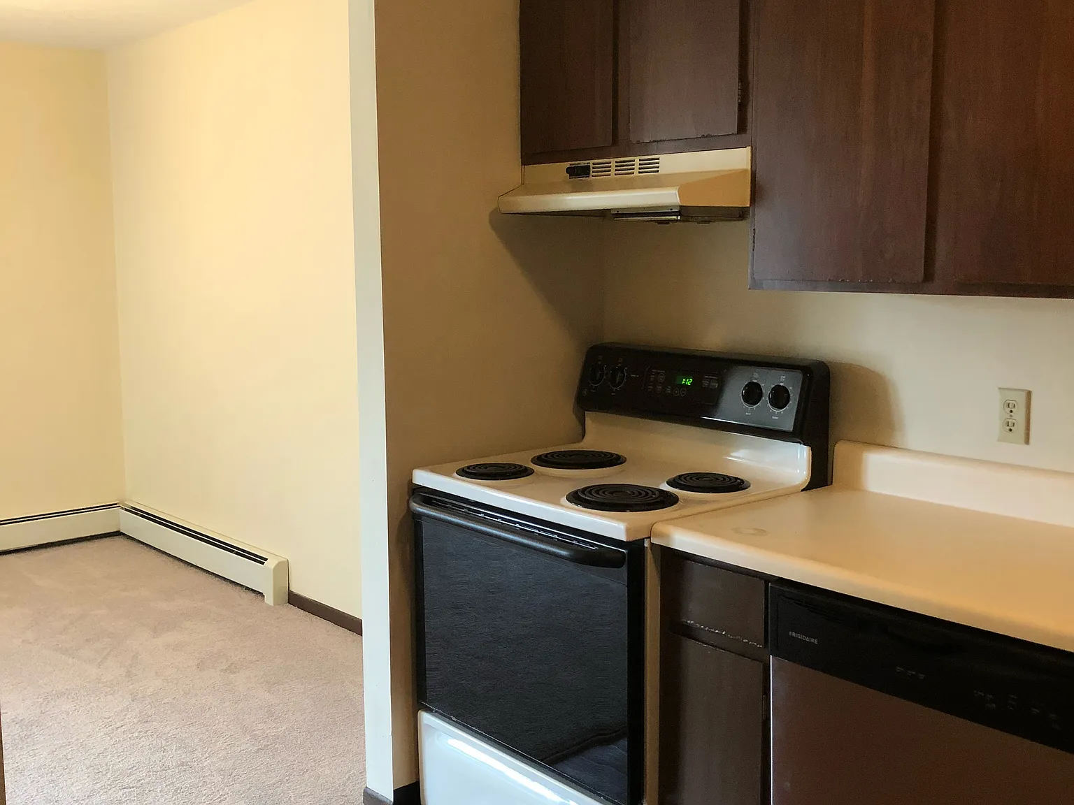 285 Ellis Ave — Photo 4
