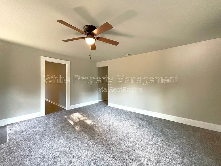 706 Hillside St — Photo 3