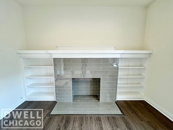 2nd image of 1900 W Montrose Ave #1906-2