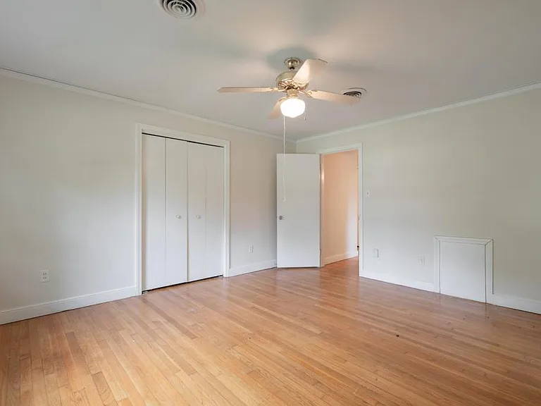 2337 Renfro Rd N — Photo 18