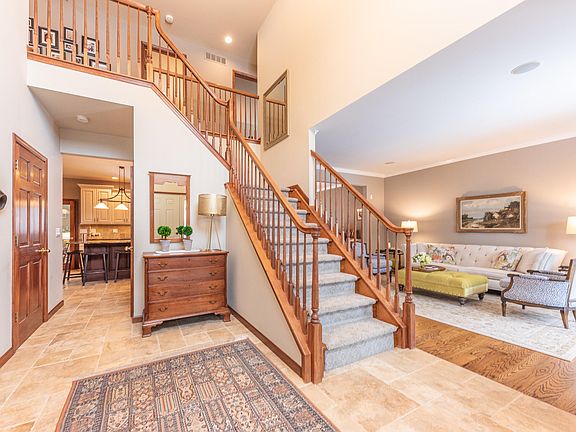 5th image of 2040 Bay Hill Ct