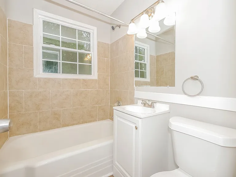 27477_023_main_bathroom_13337967.jpg