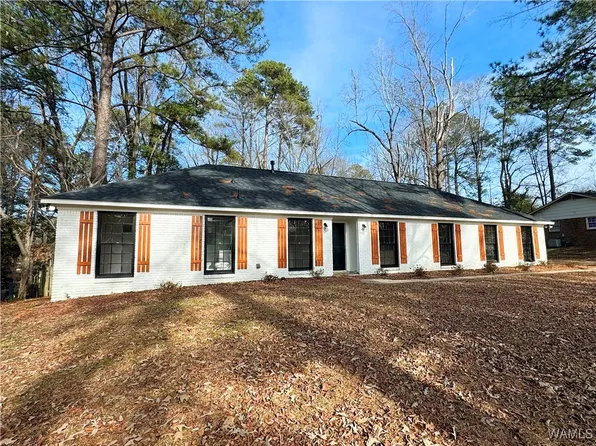 1906 Hudson Bay Dr, Northport, AL 35473