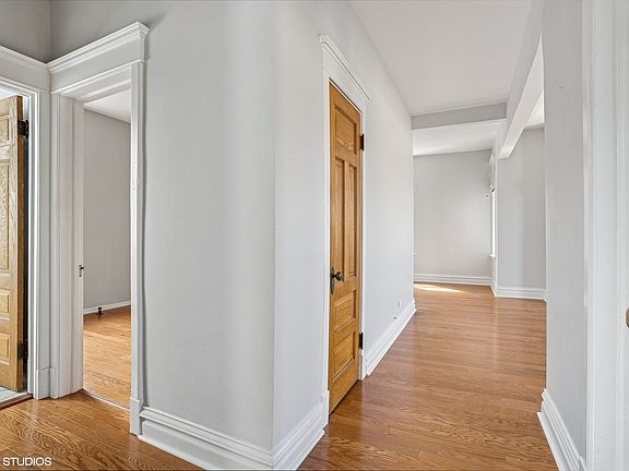 2nd image of 803 W Newport Ave APT 3W