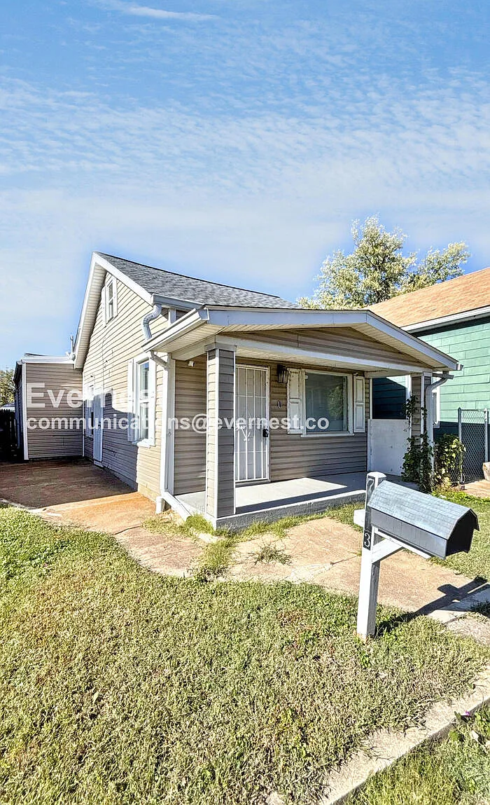 3 bed, 2.0 bath, 1087 sqft, $1,600 — Photo 2