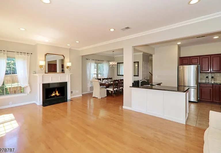 64 Park Ave — Photo 8