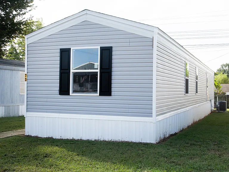 1401 N Maple St — Photo 11