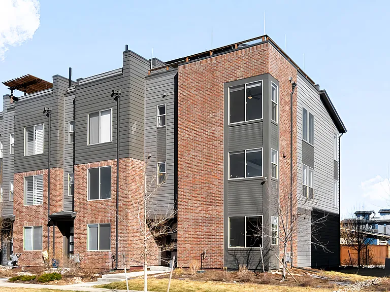 2522 N Moline St — Photo 27