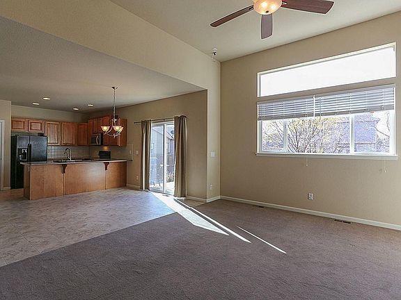 Spacious and Bright Living Room