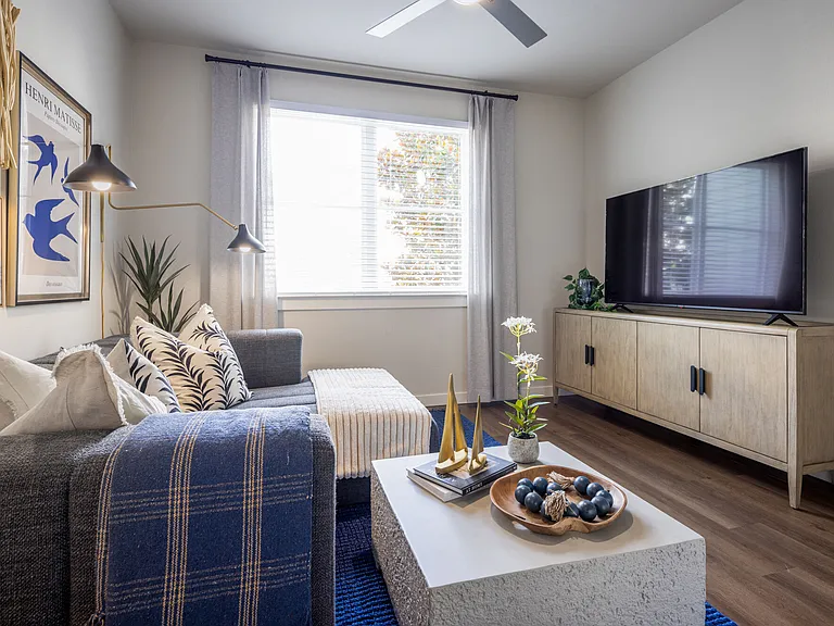 Broadstone Baybrook apartments community photo