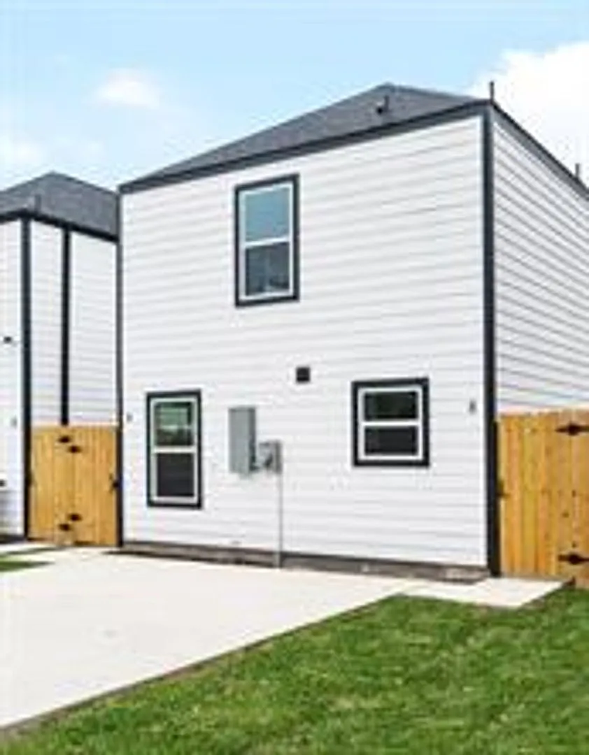 7932 Way St — Photo 2