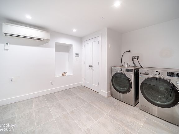 4th image of 17 Kent Ave #1C